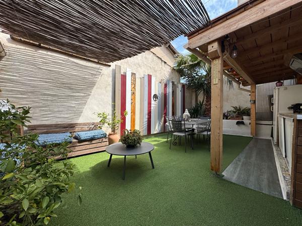 MARSEILLE 13012. SAINT-JULIEN. MAISON RECENTE 111 M²  AU CALME ABSOLU.