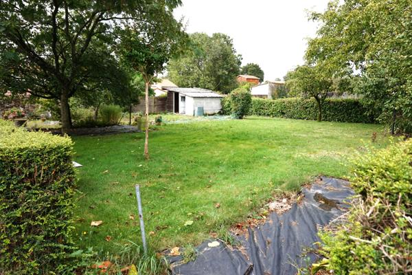 MAISON avec 1600 m2 de terrain constructible