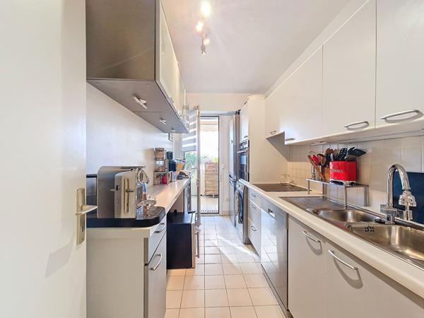 EXCLUSIVITE CANNES - BASSE CALIFORNIE : 3P 86M² AVEC PROFONDE TERRASSE ET PARKING SOUS SOL !