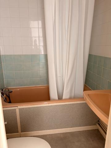 A LOUER STUDIO MEUBLE PROCHE CENTRE VILE DE ST QUENTIN 02100.