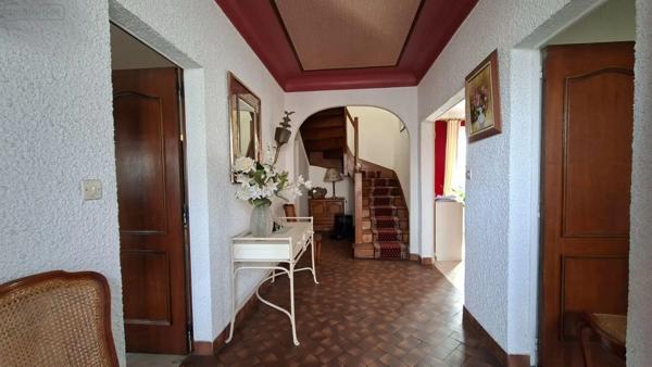 Achat - Propriété Nueil-les-Aubiers 79250 10 pièces 193 m 2 2200 m 2