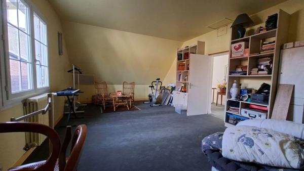 Achat - Propriété Nueil-les-Aubiers 79250 10 pièces 193 m 2 2200 m 2