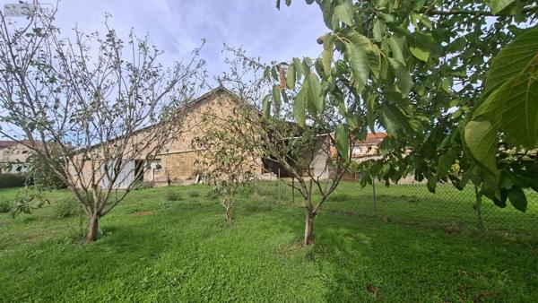 Achat - Propriété Nueil-les-Aubiers 79250 10 pièces 193 m 2 2200 m 2