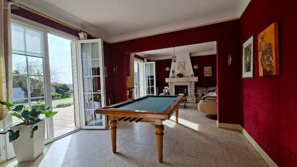 Achat - Propriété Nueil-les-Aubiers 79250 10 pièces 193 m 2 2200 m 2