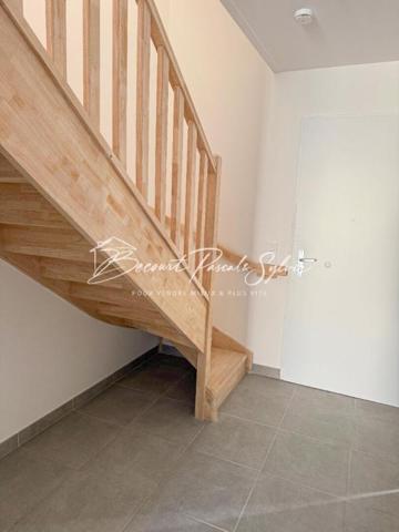 Appartement duplex Sarrians 3 pièce(s) 66.80 m2 terrasse 7,1 m2, 2 parkings