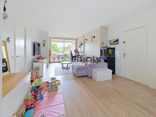 Appartement
         4 pièces
        - 80 m² Exclusivité 299 000 € *