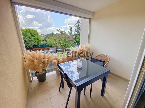 Appartement
         4 pièces
        - 80 m² Exclusivité 299 000 € *