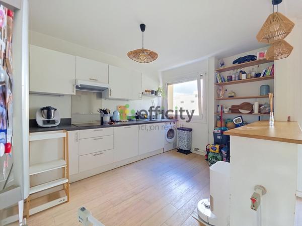 Appartement
         4 pièces
        - 80 m² Exclusivité 299 000 € *