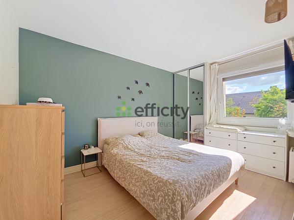 Appartement
         4 pièces
        - 80 m² Exclusivité 299 000 € *