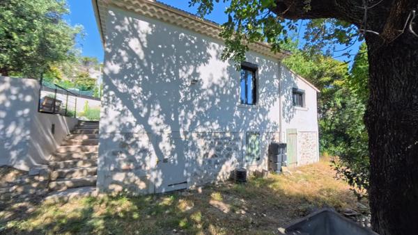 Maison rénovée avec jardin au calme à Toulon Ouest
