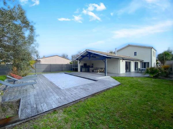 Sain Jean d'Illac centre : Belle contemporaine avec piscine