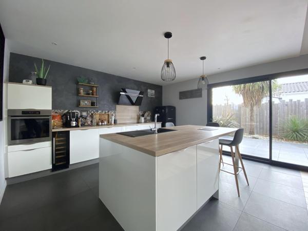 Sain Jean d'Illac centre : Belle contemporaine avec piscine