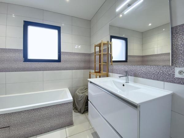 Sain Jean d'Illac centre : Belle contemporaine avec piscine