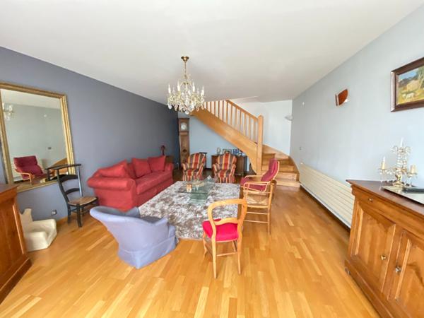 Maison spacieuse 8 pièces à vendre au centre de Saint Quentin - Réf 6027