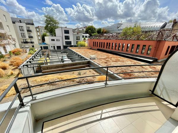 A LOUER - NANTES CENTRE - Bel appartement 2 pièces de 48 m² avec BALCON + BOX FERMÉ