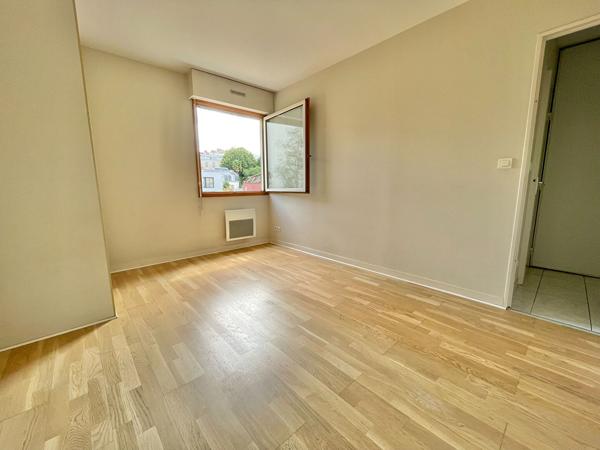 A LOUER - NANTES CENTRE - Bel appartement 2 pièces de 48 m² avec BALCON + BOX FERMÉ