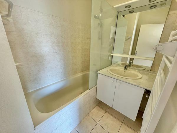 A LOUER - NANTES CENTRE - Bel appartement 2 pièces de 48 m² avec BALCON + BOX FERMÉ