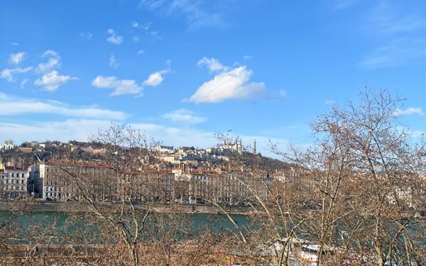 Appartement à vendre    5 pièces • 187,92 m2 Lyon 7