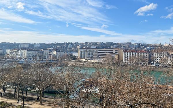 Appartement à vendre    5 pièces • 187,92 m2 Lyon 7