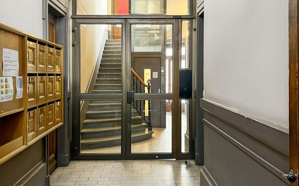 Appartement à vendre    5 pièces • 187,92 m2 Lyon 7