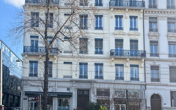 Appartement à vendre    5 pièces • 187,92 m2 Lyon 7