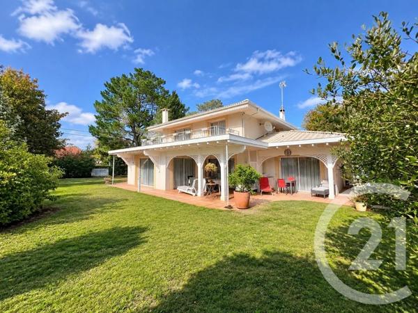 Maison à vendre  7 pièces - 193,61 m 2   ANDERNOS LES BAINS  - 33
