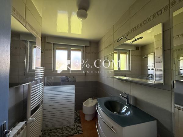 Maison
                                                                                                                                                                                                                                                                                                                        5 pièce(s)                                                                                                                                                                                                          3 chambre(s)                                                                                                                                                                                                          115  m²