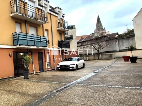 Petite résidence calme en centre ville du village