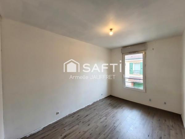 Petite résidence calme en centre ville du village