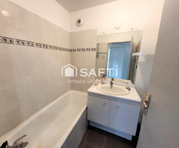 Petite résidence calme en centre ville du village