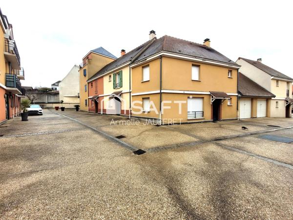 Petite résidence calme en centre ville du village