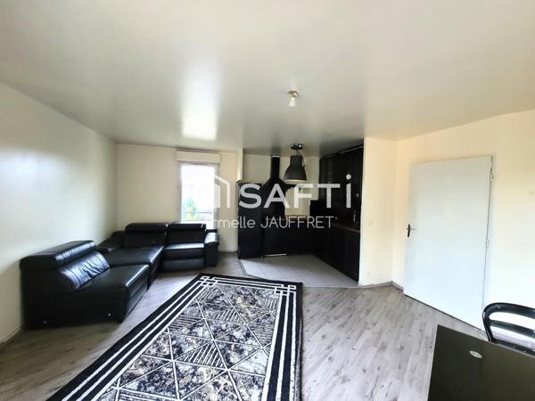 Petite résidence calme en centre ville du village