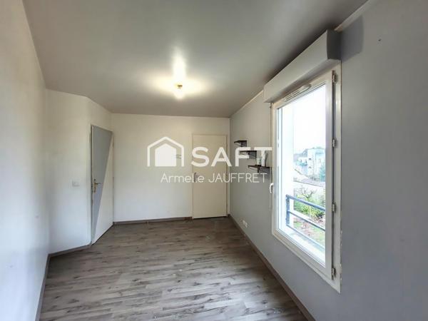 Petite résidence calme en centre ville du village