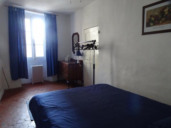 Maison de caractère en pierres rénovée 6 pièces avec terrasse