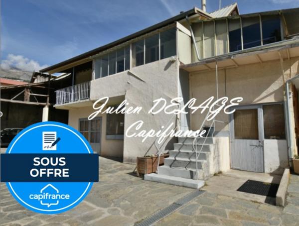 Ensemble immobilier à vendre EMBRUN (05)