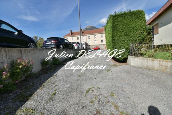 Ensemble immobilier à vendre EMBRUN (05)