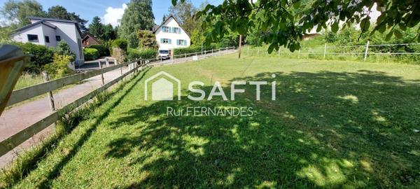 Terrain de 5 ares constructibles, cadre verdoyant et calme