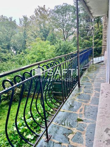 Appartement lumineux, balcon et face aux remparts