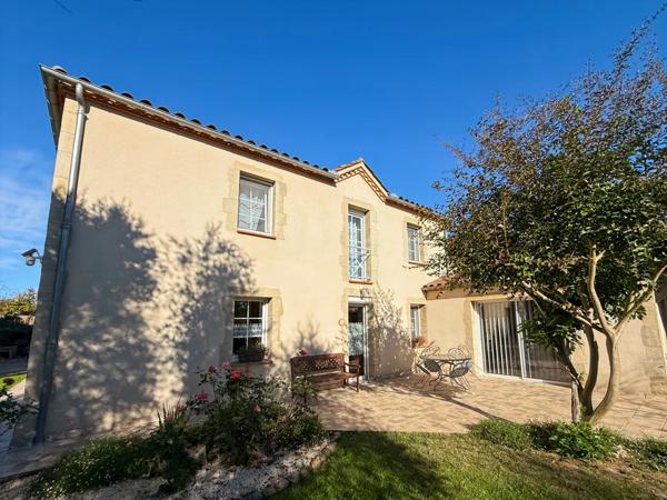 Dpt Gers (32), à vendre AIRE SUR L'ADOUR PROCHE maison ancienne en pierres entièrement rénovée T5 de 160 m² habitables + terrasses et grand double garage sur 1592 m² de terrain, au calme
