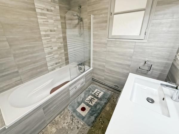 Dpt Gers (32), à vendre AIRE SUR L'ADOUR PROCHE maison ancienne en pierres entièrement rénovée T5 de 160 m² habitables + terrasses et grand double garage sur 1592 m² de terrain, au calme