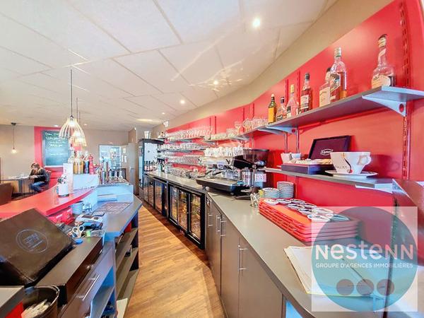 RESTAURANT CLÉ EN MAIN.  EMPLACEMENT STRATÉGIQUE À OLIVET