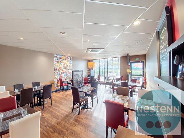 RESTAURANT CLÉ EN MAIN.  EMPLACEMENT STRATÉGIQUE À OLIVET