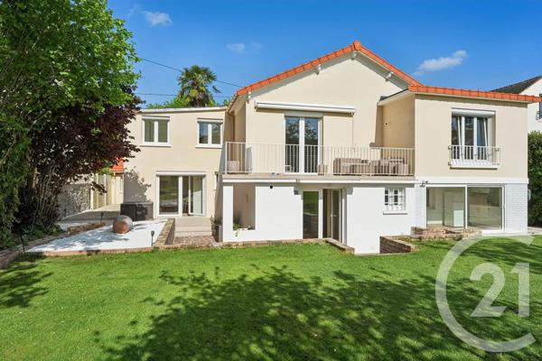 Maison à vendre  8 pièces - 176,22 m 2   VILLEMOMBLE  - 93
