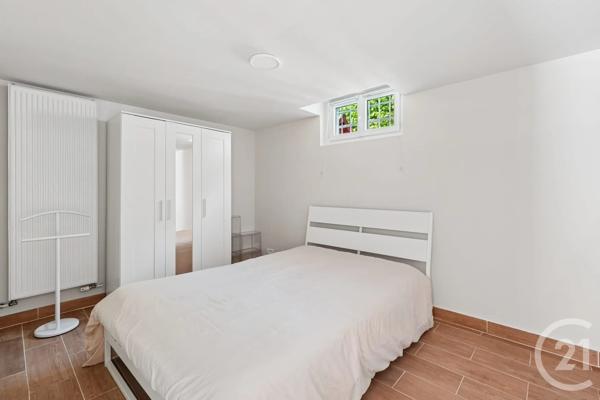 Maison à vendre  8 pièces - 176,22 m 2   VILLEMOMBLE  - 93