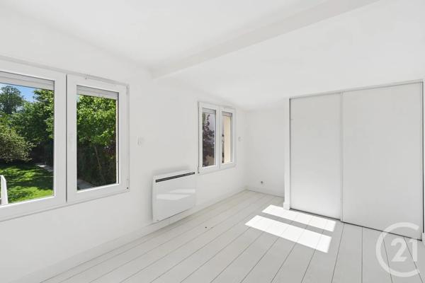 Maison à vendre  8 pièces - 176,22 m 2   VILLEMOMBLE  - 93