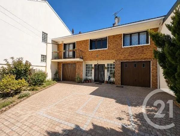 Maison à vendre  8 pièces - 176,22 m 2   VILLEMOMBLE  - 93