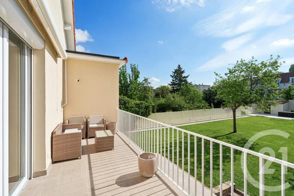 Maison à vendre  8 pièces - 176,22 m 2   VILLEMOMBLE  - 93