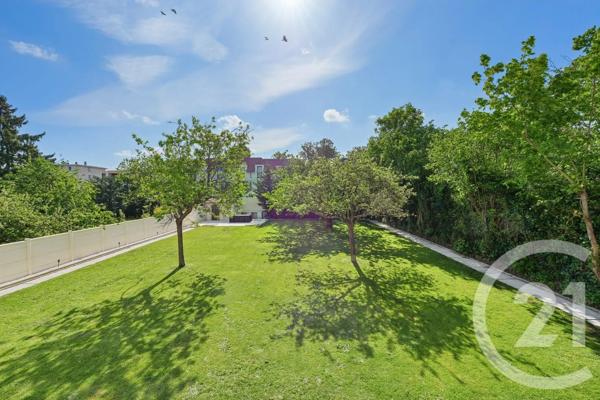 Maison à vendre  8 pièces - 176,22 m 2   VILLEMOMBLE  - 93