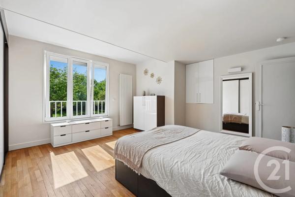 Maison à vendre  8 pièces - 176,22 m 2   VILLEMOMBLE  - 93