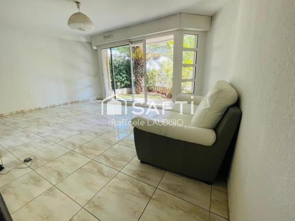 Fréjus Plage – À 60 mètres de la mer et commerces